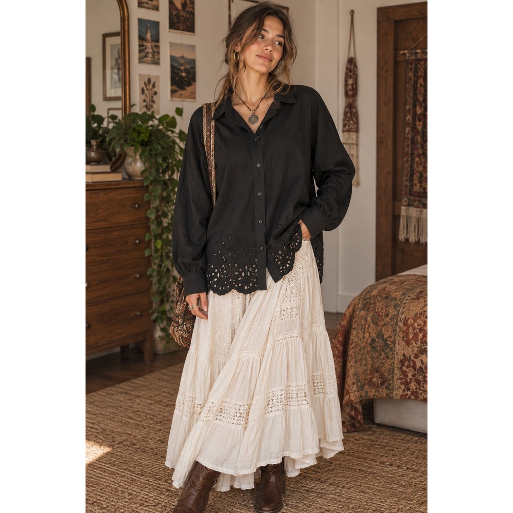 550. Gap Women XL Black Eyelet Scalloped Hem Long Sleeve Button Down Cotton